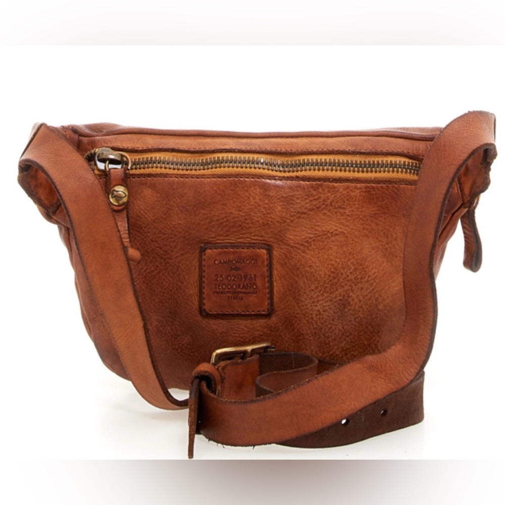 Campomaggi SANTARCANGELO
Belt bag "CORNIOLO" in garment-dyed cowhide leather - Picture 3 of 16